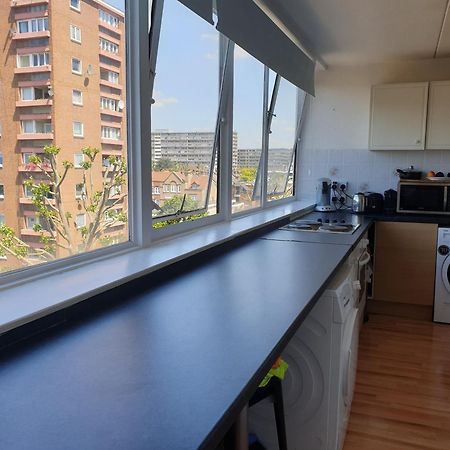 Double Room In Private Apartment London Exterior foto