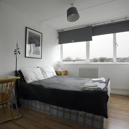 Double Room In Private Apartment London Exterior foto